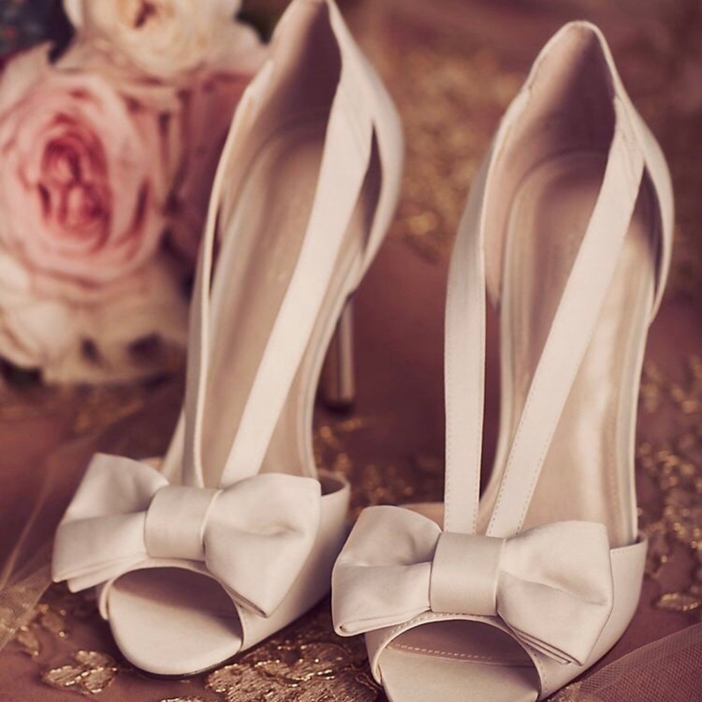 Strappy Bow Pump